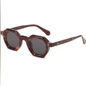 Stylish Tortoiseshell Sunglasses for women *NEW*